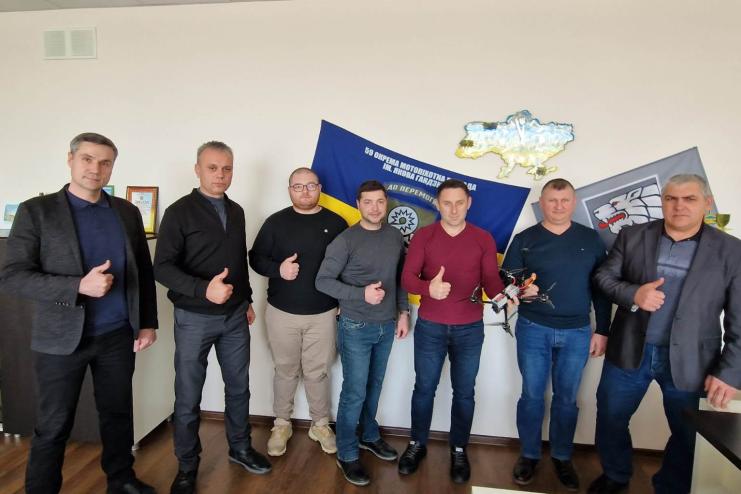 Працівники Болградської РВА зібрали гроші та купили дрон для військових