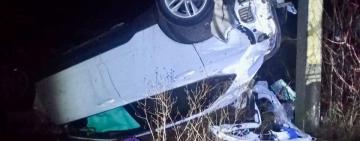 У Білгород-Дністровському районі кросовер наїхав на електроопору:  є загиблий