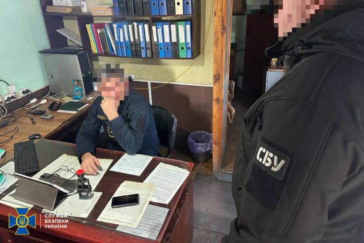 Вимагав  гроші з підприємців: інспектору Одеської митниці повідомили про підозру