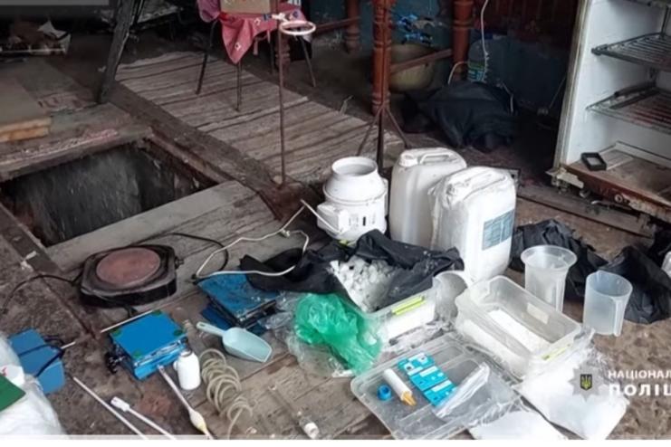 На Одещині поліцейські викрили «хіміка», який у власному гаражі виготовив наркотиків на 2 мільйони гривень