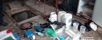 На Одещині поліцейські викрили «хіміка», який у власному гаражі виготовив наркотиків на 2 мільйони гривень