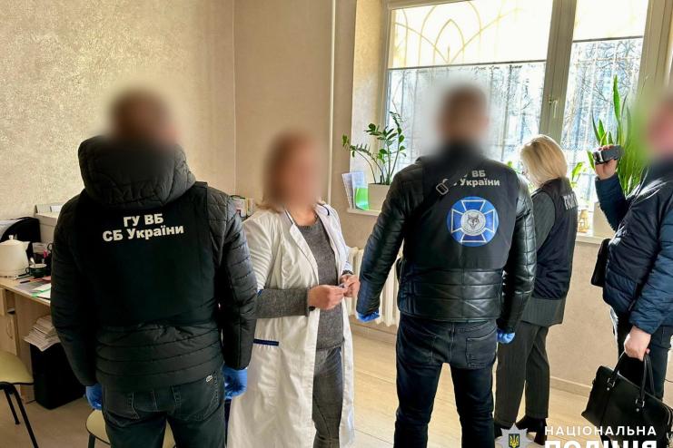 Підтвердження інвалідності за 1800 доларів: на Одещині викрили лікарку в одержанні хабаря