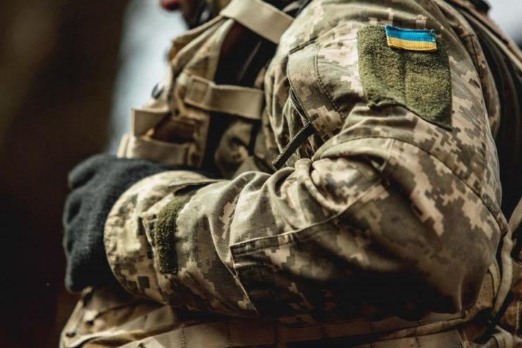 В одеській військовій частині військовому через вибух невідомого пристрою відірвало частину руки