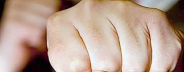 Підліток заступився за жінку та отримав черепно-мозкову травму