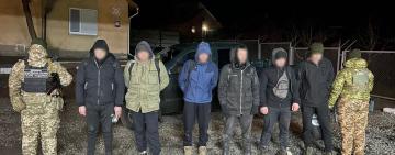 Заплатили по 80 тис грн за інтернет-навігацію: на Одещині затримали чоловіків, які хотіли незаконно перетнути кордон (відео)