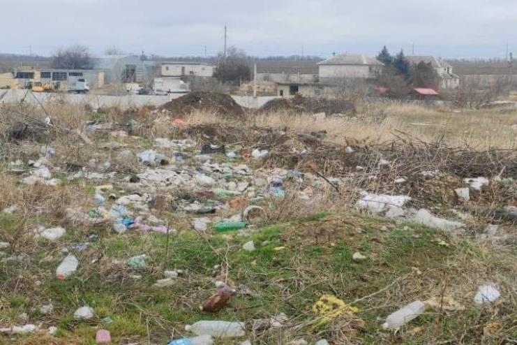 На Одещині ліквідують стихійне сміттєзвалище