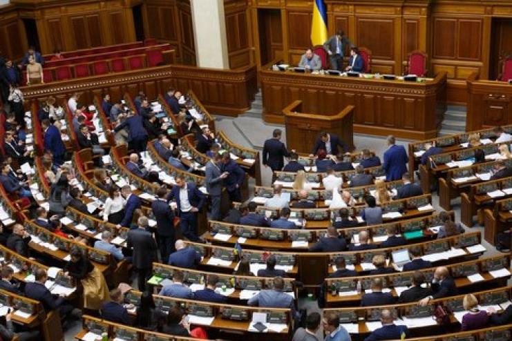 Шуби, акції, нерухомість: чим були багаті у 2022 році нардепи з Одещини