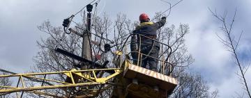 Енергетики Одещини повернули світло для 1500 родин, що залишилися без електропостачання після обстрілів