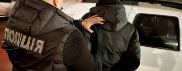 Поліцейські Одещини затримали аферистів, які «продавали» в мережі дрони на потреби ЗСУ