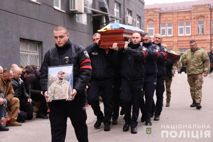 "Назавжди в строю": у Дніпрі попрощалися з командиром полку "Цунамі" Олександром Гостіщевим