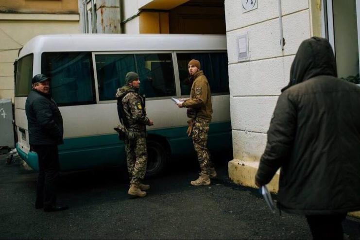 Різанина через повістку: на Волині чоловік напав з ножем на працівників ТЦК