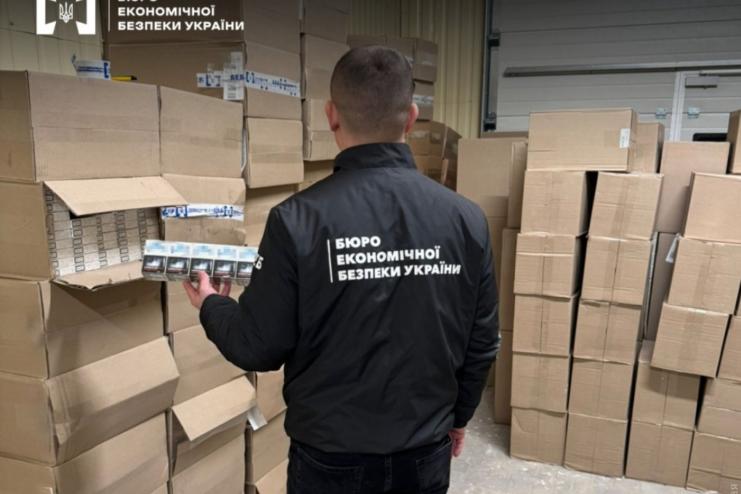 В Одеській області виявили склад із безакцизними сигаретами на шість мільйонів гривень