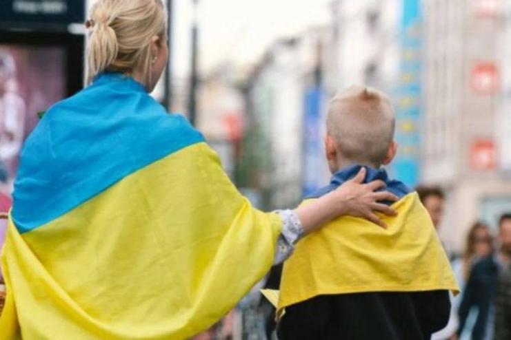 Усе менше біженців з України планують повертатися з-за кордону на Батьківщину