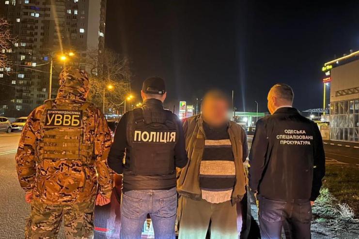 На Одещині правоохоронці викрили зловмисника, який виготовляв фальшиві документи військовозобов’язаним