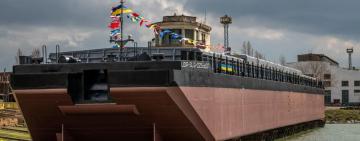 Українське Дунайське пароплавство побудувало і спустило на воду третю SLG-баржу