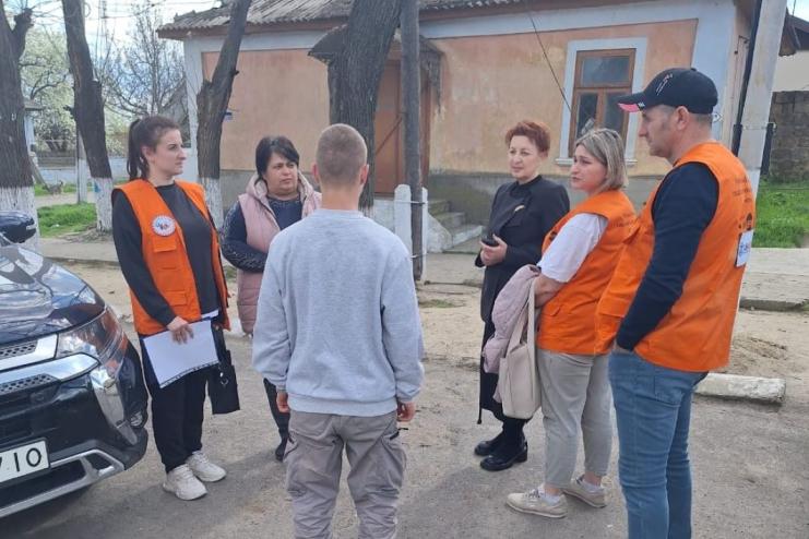 На Одещині невідомі у військовій формі "запакували" 14-річного сироту: поліція відреагувала на інформацію 