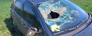 На Одещині автівка вилетіла в кювет і перевернулась: є постраждалі