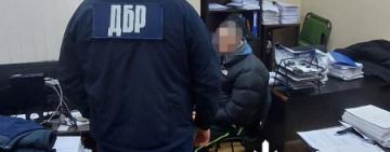На Одещині прикордонника відправлять у дисциплінарний батальйон за нелегальне переправлення людей у Молдову, - ДБР 