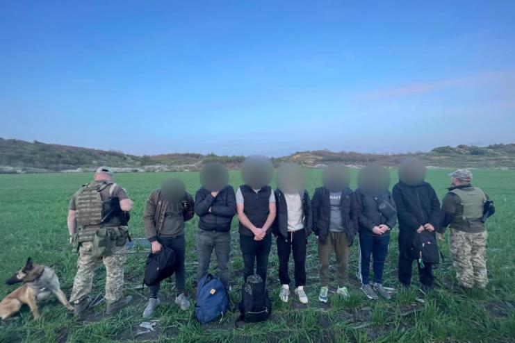 На Одещині семеро чоловіків намагалися втекти  до Молдови