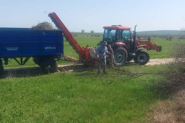 В Павлівській громаді почали використовувати навісну модифікацію подрібнювача гілок
