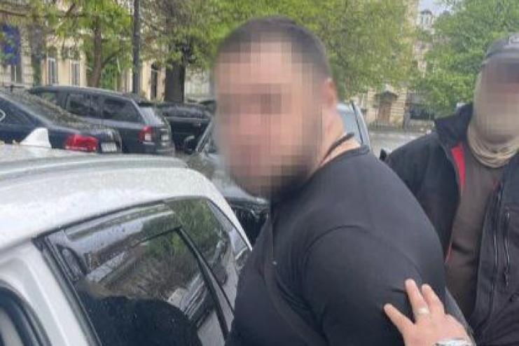Інспектора патрульної поліції затримано на хабарі у 3500 дол 