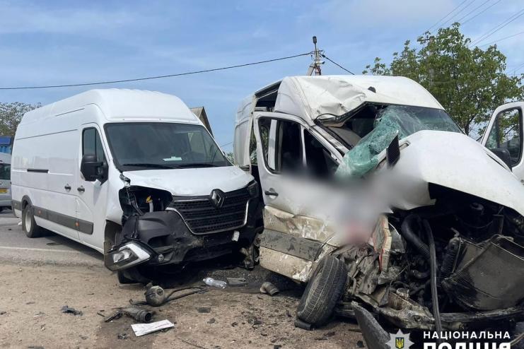 На трасі Одеса-Рені зіштовхнулись три автівки: є постраждалі