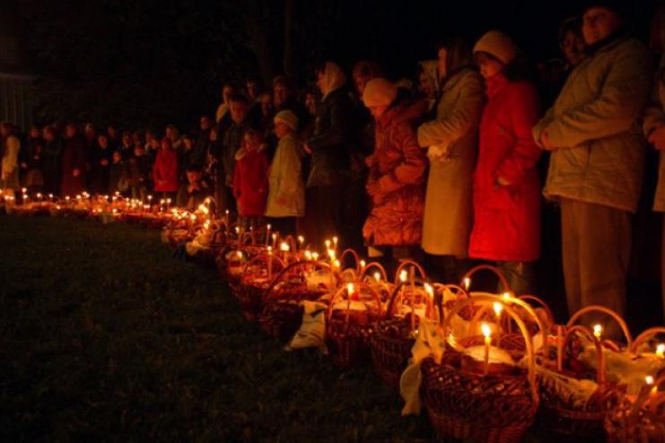 Стало відомо, коли розпочнеться Пасхальне богослужіння і освячення великодніх кошиків в храмах Кілійщини