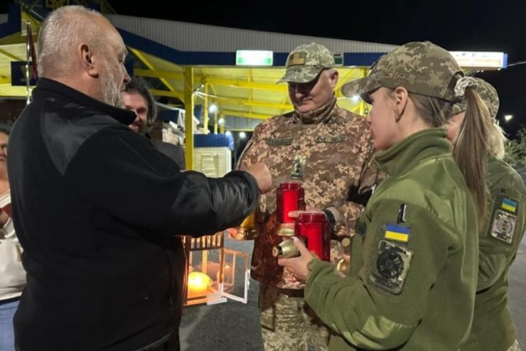 Прикордонники розповіли, як було доставлено Благодатний вогонь на Одещину