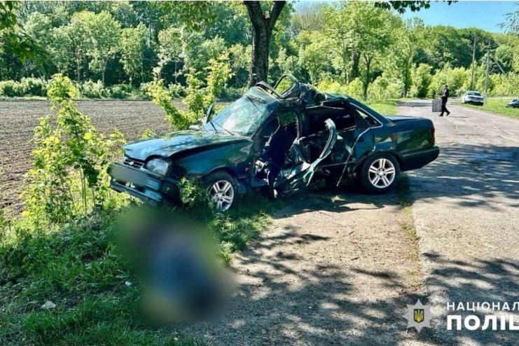 У Подільському районі у ДТП загинув водій та травмувався його маленький син