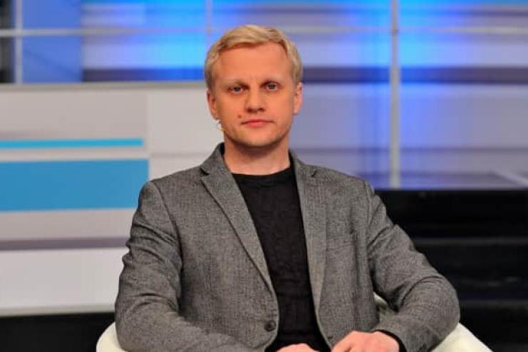 Антикорупціонер Шабунін числиться бойовим медиком і отримує надбавки за службу, залишаючись у Києві - ЗМІ.