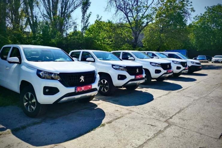 Одеські гвардійці отримали нові автомобілі від територіальних громад регіону