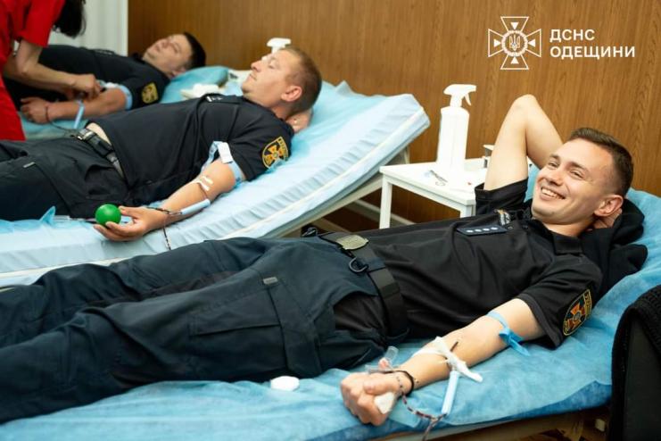 Більше 30 рятувальників Одещини стали донорами крові для наших захисників