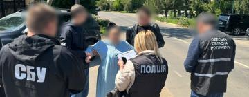 Обіцяла вплинути на суддю: на Одещині затримано службову особу одного з райсудів