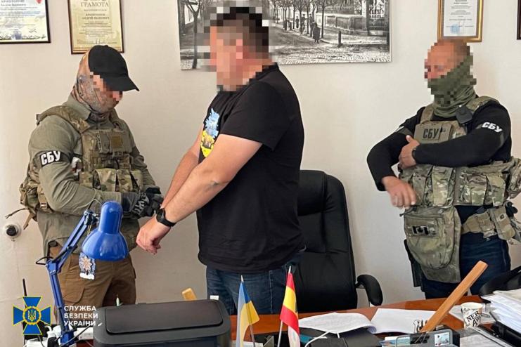Заступнику мера на Одещині і його спільникам повідомлено про підозру за махінації із землею