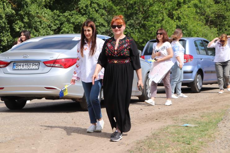 Жінки у вишиванках наближають перемогу: в Болграді автоледі знову провели благодійний автомарафон