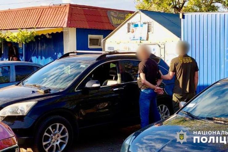 Поліцейські Одещини затримали двох чоловіків за організацію втечі з країни 