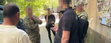 Одеський ТЦК заробляв мільйони, зробивши щонайменше 138 військовозобов'язаних непридатними, - ДБР