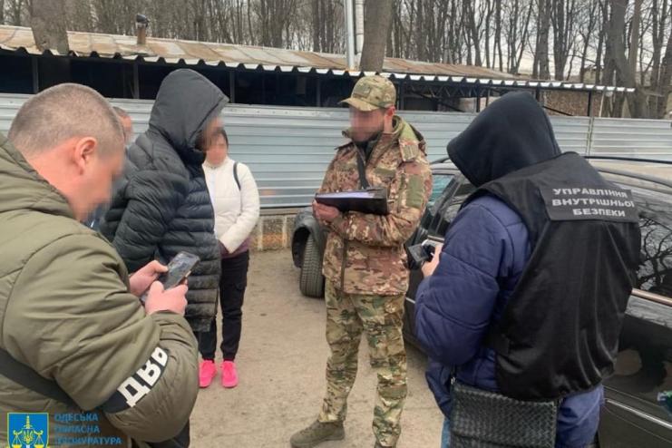 На Одещині судитимуть поліцейського, який допомагав ухилянтам перетнути держкордон