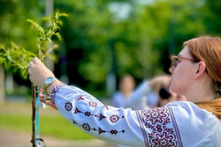 В Одесі висадили сакури на честь дітей, яких вбила російська армія