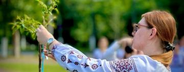 В Одесі висадили сакури на честь дітей, яких вбила російська армія