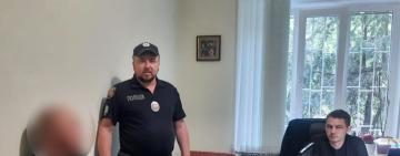 Мешканець Одещини наніс удари ножем рідному батькові