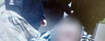 На Одещині трьохмісячна дитина ледь не випала з візочка через п’яну матір