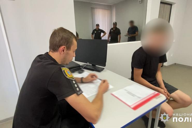 На Одещині двоє підлітків за гроші підпалили автівки військовим – коментар поліції