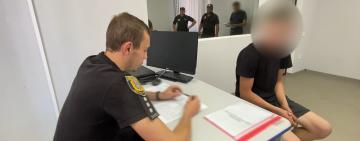 На Одещині двоє підлітків за гроші підпалили автівки військовим – коментар поліції