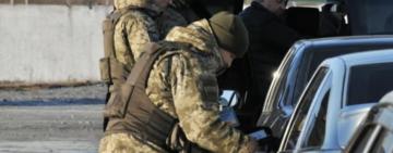 В Одесі чоловік протягнув на капоті військових із ТЦК: його оголосили в розшук