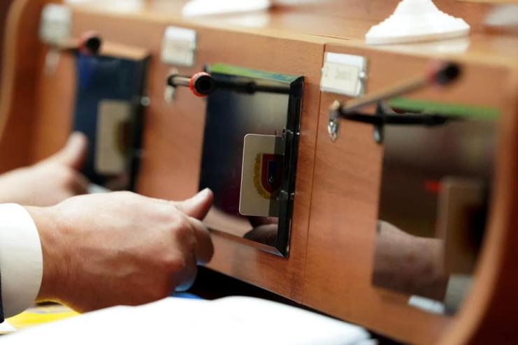 Бронювати не медиків «швидкої», а охоронців приватних фірм: Одеська облрада прийняла обурливе рішення
