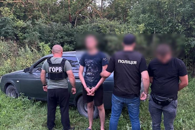 На Одещині батько з сином організували «бізнес на чоловіках»