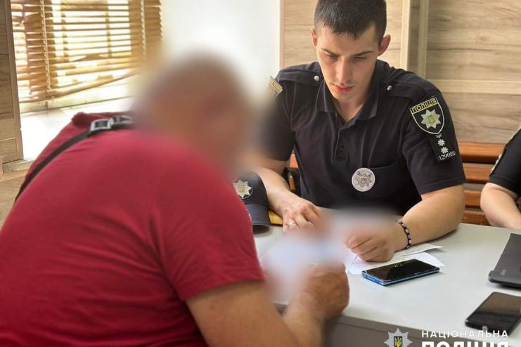 Поліцейські встановлюють обставини конфлікту іноземців з місцевим таксистом в центрі Одеси