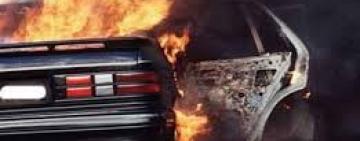 На Одещині, намагаючись самостійно загасити палаючу автівку, сильно постраждав чоловік