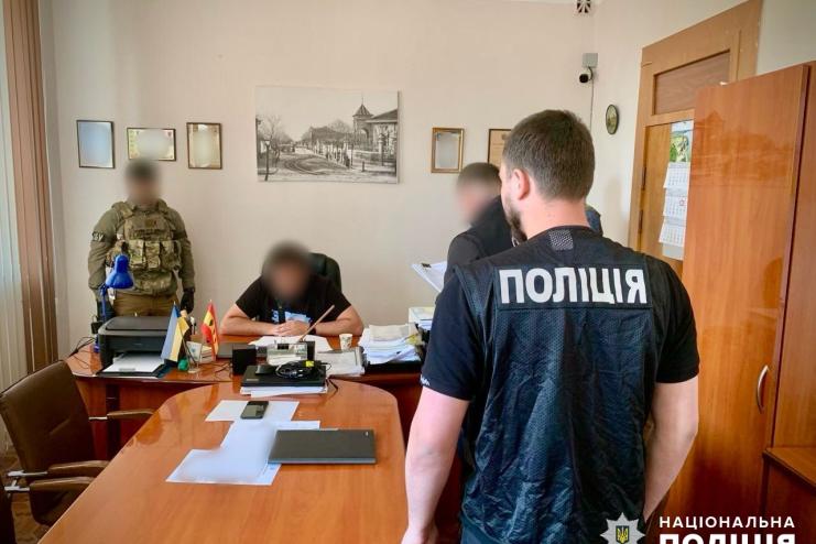 Групу шахраїв, які привласнювали землі на узбережжі лиману на Одещині, відправили на лаву підсудних